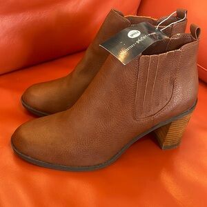 Ladies Dr.School’s Launch Bootie.